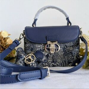 Crysnolli Small Women's Handbag